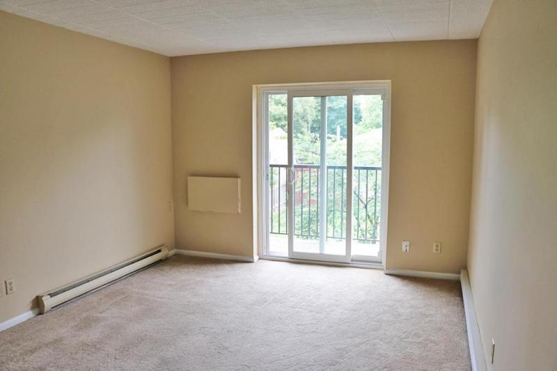 2 Bedroom Chatham Apartment for Rent: Spacious Closets, Balcony