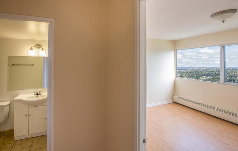 1 MONTH FREE - GREAT APARTMENTS, RENO BUILDING, BEAUTIFUL VIEW