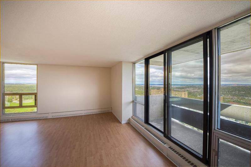 1 MONTH FREE, PET FRIENDLY, LARGE RENO APARTMENT, GREAT VIEW