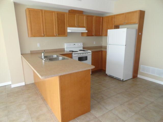 Bright 3 Bedroom - $1,185.00 - Available August 1st!