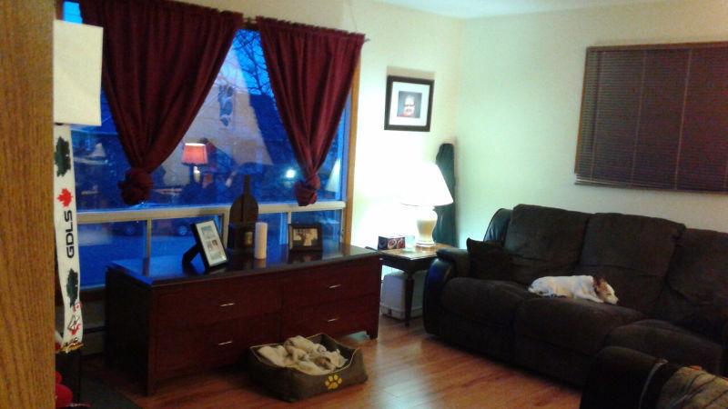 3 bedroom apartment (upper unit) located available June 1st