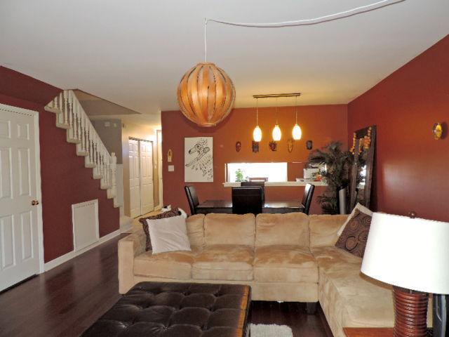 NEW PRICE! BEAUTIFUL CONDO TOWNHOUSE IN THE HEART OF