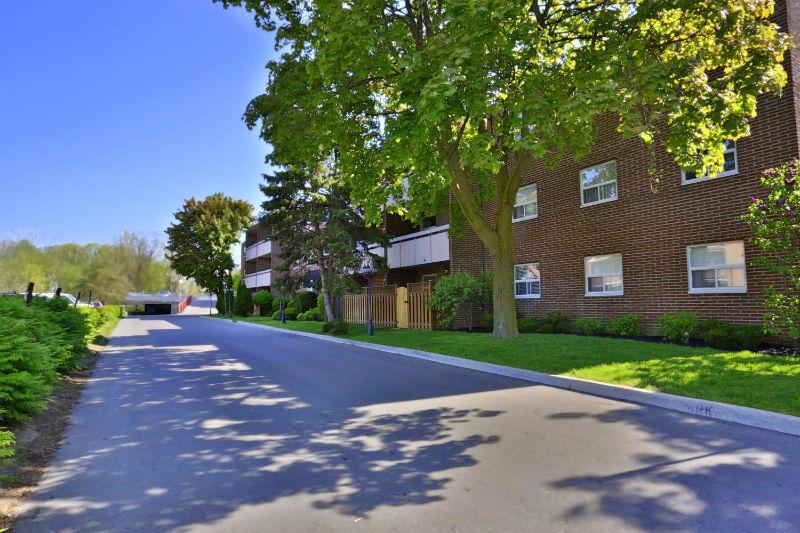 Cozy ground floor condo for sale!