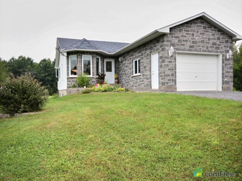 $269,900 - Bungalow for sale in Casselman