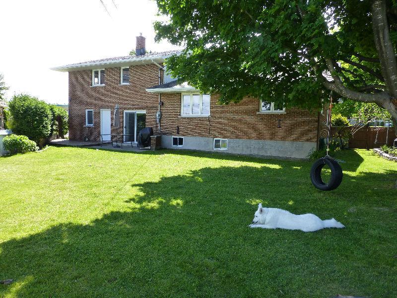 3 BEDROOM FAMILY HOME ON CORNER LOT IN HAWKESBURY,