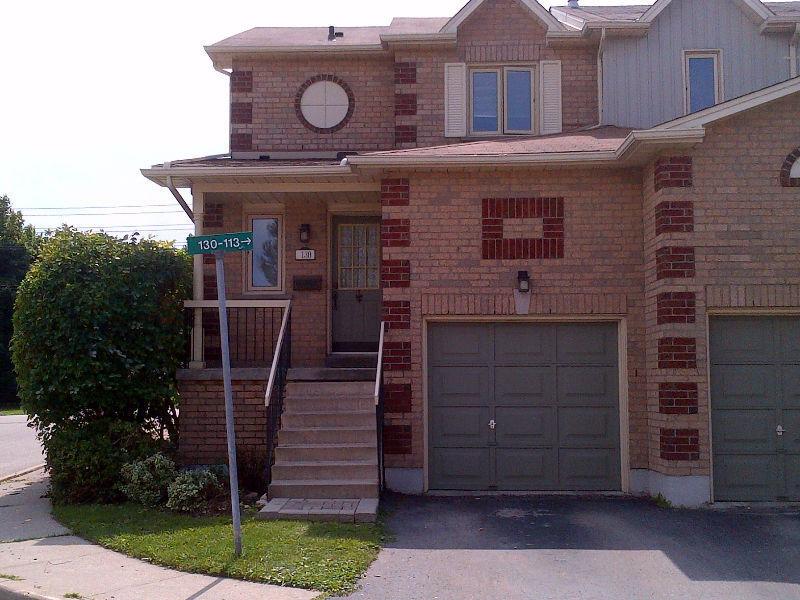 4 bedroom townhouse for rent 302 College Ave W.,