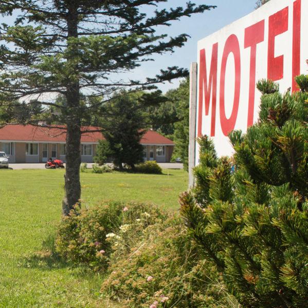 Motel Business - 4212 Highway 1 Windsor -