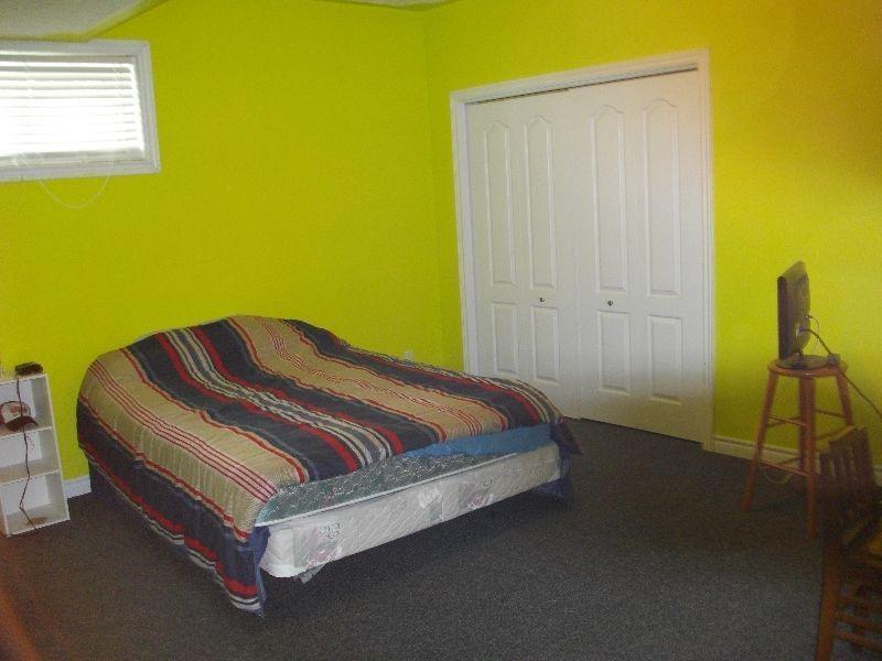 Penetanguishene Large Furnished Bedroom Available now