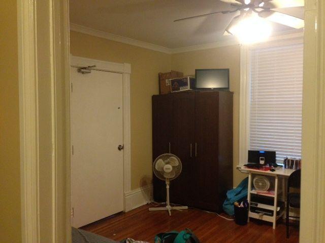 Clean & bright - big bedroom close to Laurier