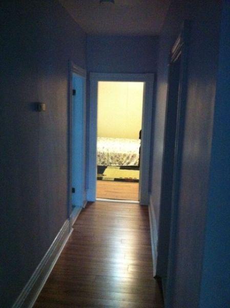 Clean room in Sydney available 22 June. Female only
