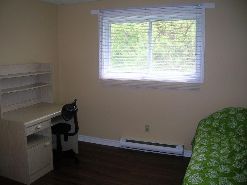 Room available now - $550 per month (includes utilities+net)