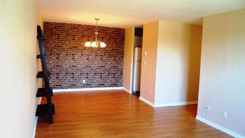 LOVELY!! TWO BEDROOM APARTMENT WITH EVERYTHING YOU WANT!