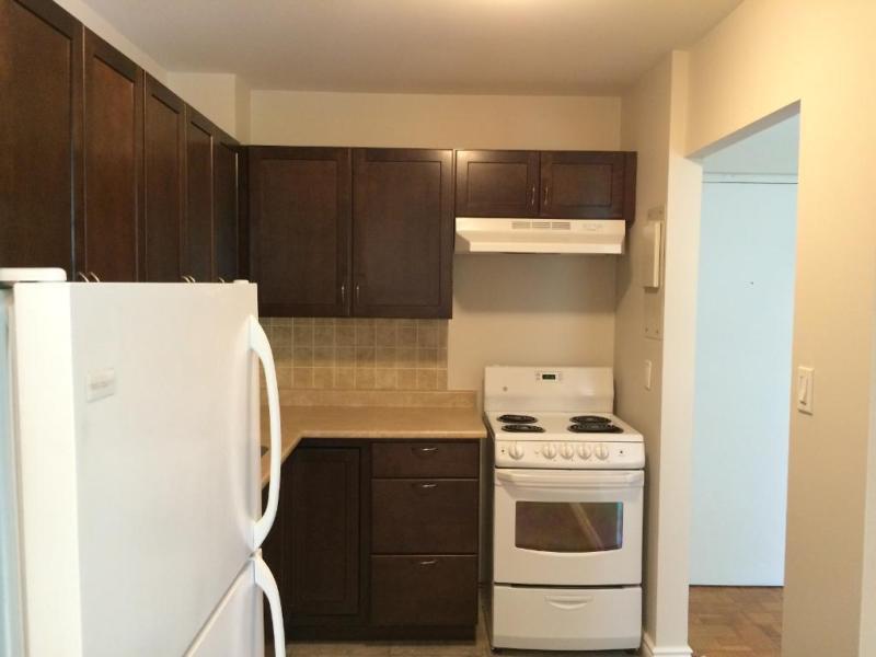 NEWLY RENOVATED WEST END 1 BD APT! 204- 801 Castell Rd