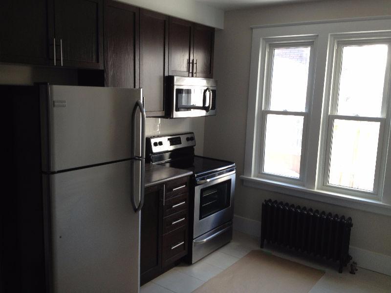 July 1 Gorgeous Renovated 1 Bed Suite Best Value Moments To DT