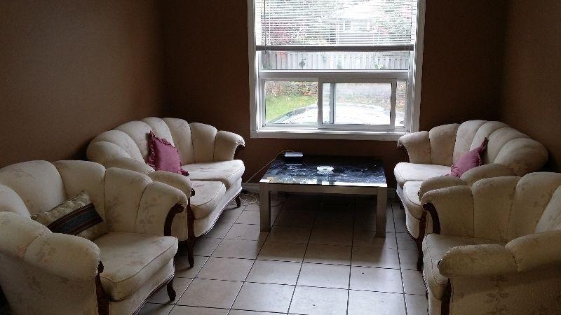 Nice and clean student apartment,Close to WLU/UW !