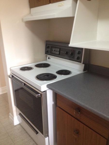 Spacious 1 Bedroom in South  - $825.00 Utilities Included!