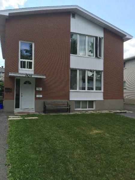 1 BEDROOM APARTMENT - $695 - FREE PARKING INCLUDED