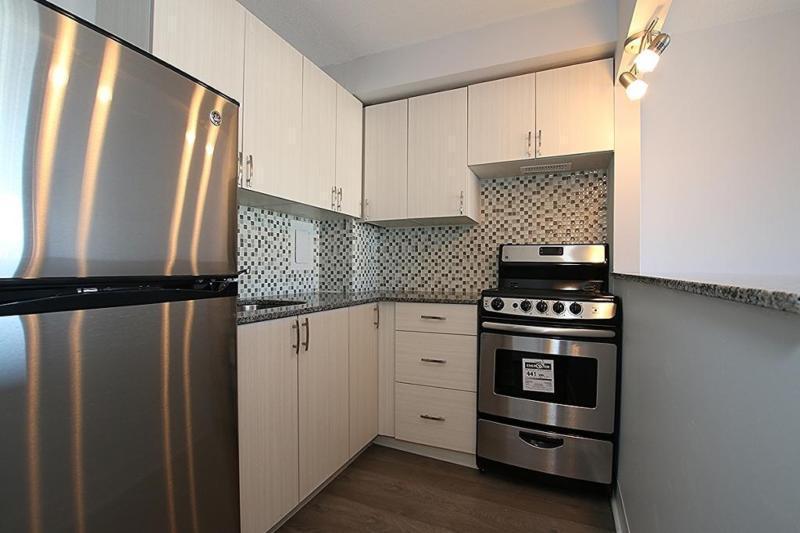 420 Parkdale - Beautiful Newly Renovated 1 Bedroom - Westboro
