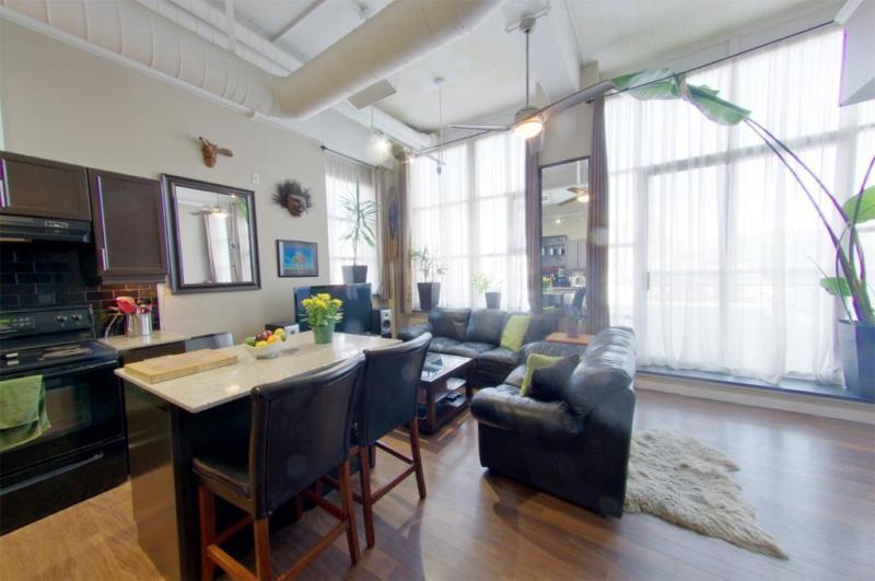 Beautiful 1 Bedroom + Den Unit With Functional Design at Kaufman