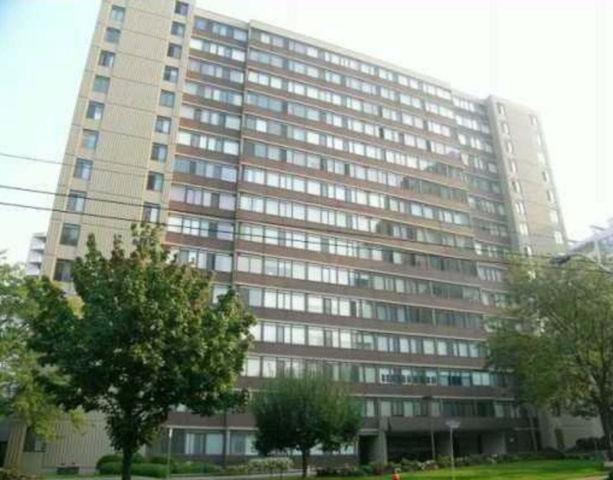 2 Bedroom Downtown , Inside Laundry, Pool, Gym...