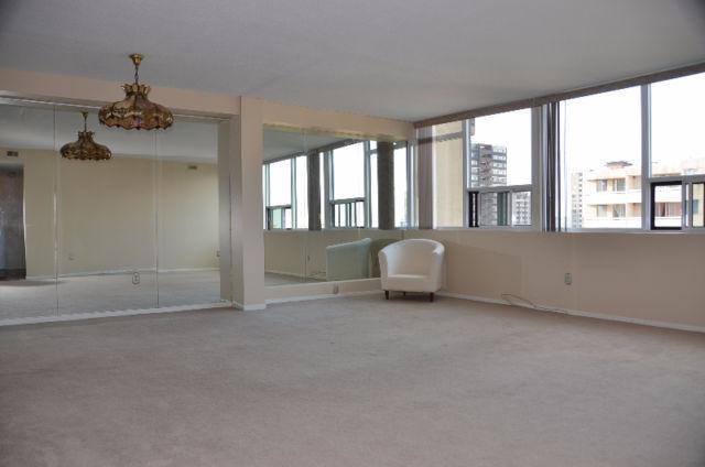 2 Bedroom Downtown , Inside Laundry, Pool, Gym...