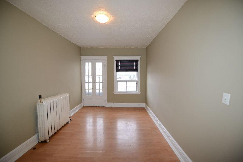 Very nice freshly painted downtown 2-bed apt with balcony $797