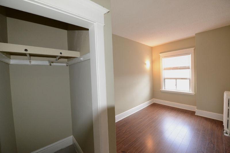 Very nice freshly painted downtown 2-bed apt with balcony $797