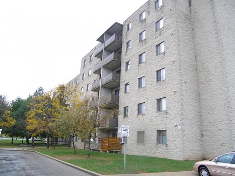 2 Bedroom Spacious Suites Surrounded by Beautiful Parks!