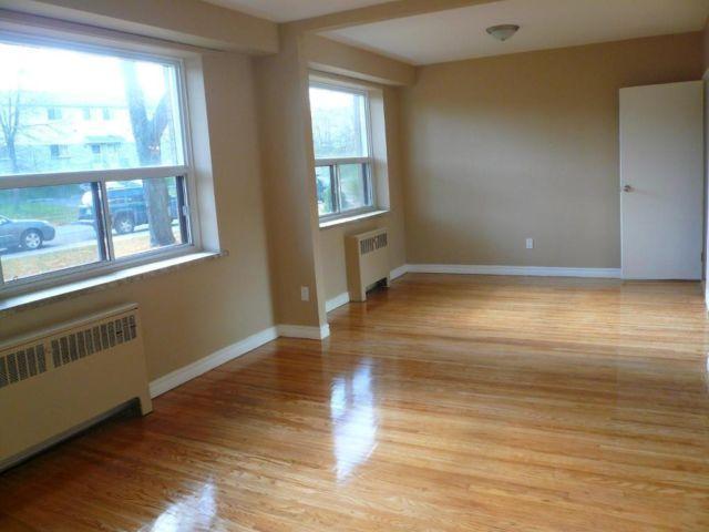 One Bedroom Apartment Available August 1st