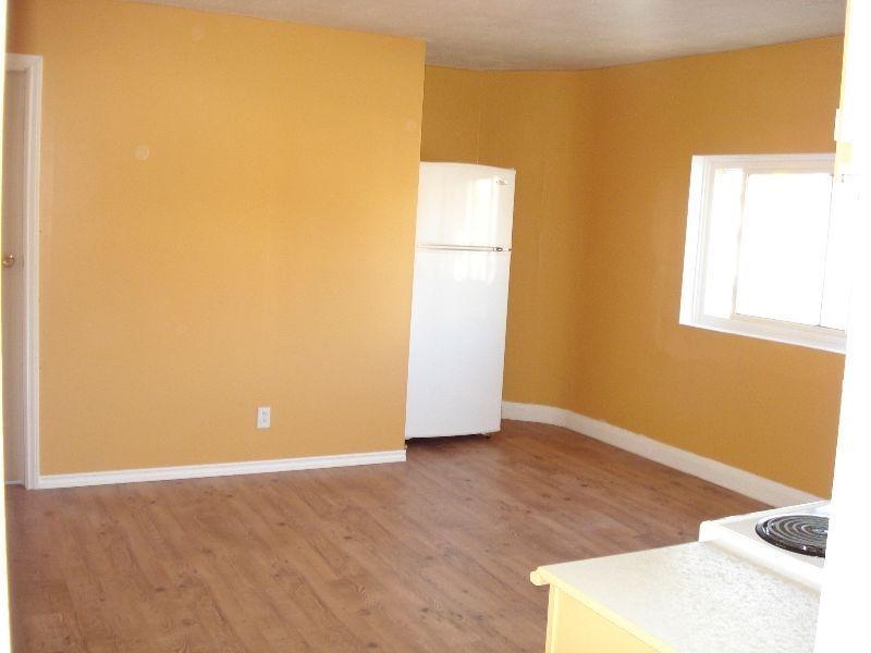 BEAUTIFUL 2-BEDROOM APARTMENT AVAILABLE JULY 1st