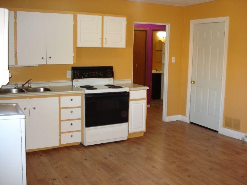 BEAUTIFUL 2-BEDROOM APARTMENT AVAILABLE JULY 1st