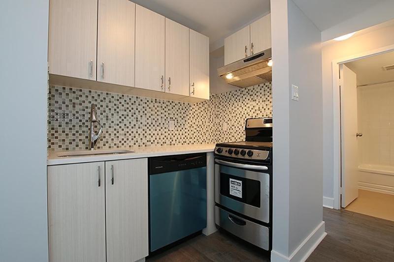 420 Parkdale - Newly Renovated 2 Bdrm in Westboro - Move-In Now!