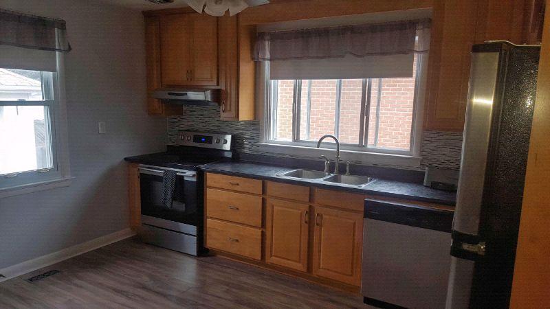 3 bedroom Apt in house w/ parking. All inclusive