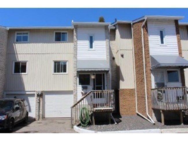 Spacious 3-Bedroom Lakeshore Dr. Townhouse Available July 1