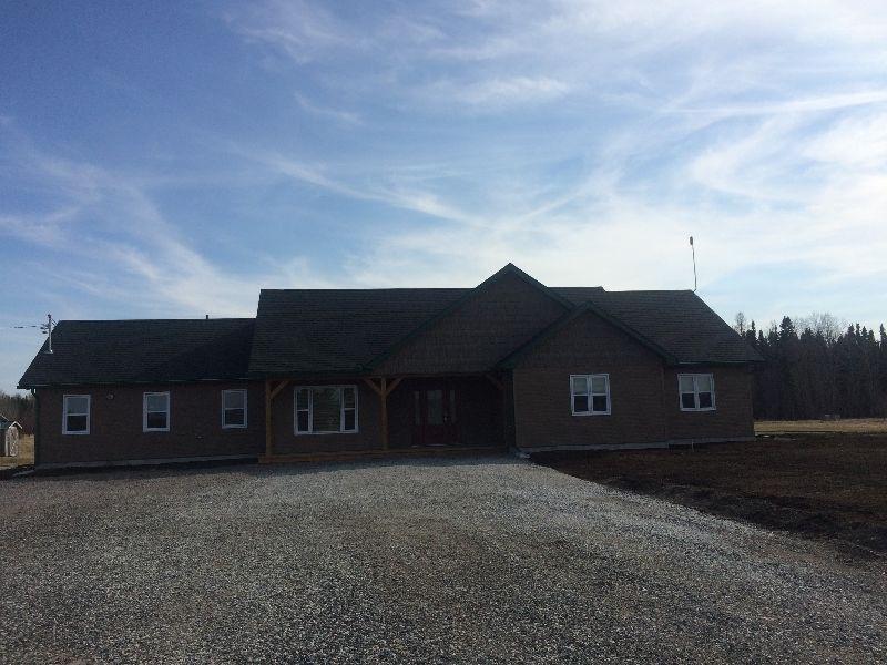 Country Ranch Style House in Hearst, ON