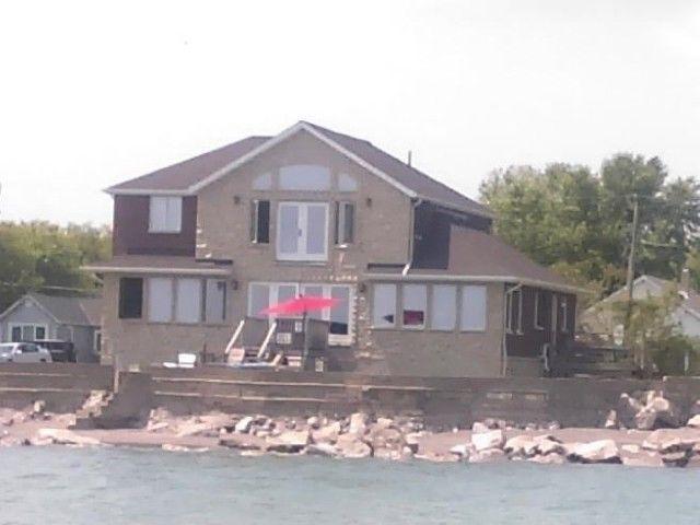 145 FT LAKEFRONT WITH 2580 SQ FT 2 STOREY HOME