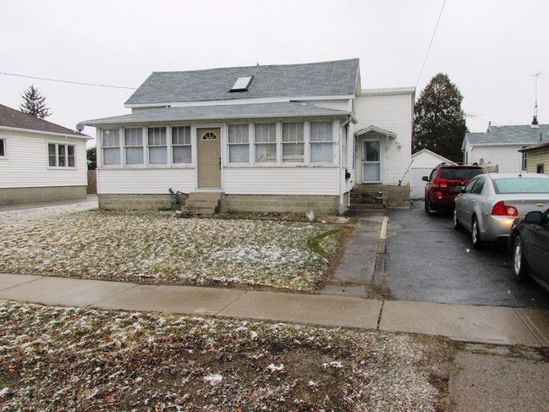 83 Elliott, , on