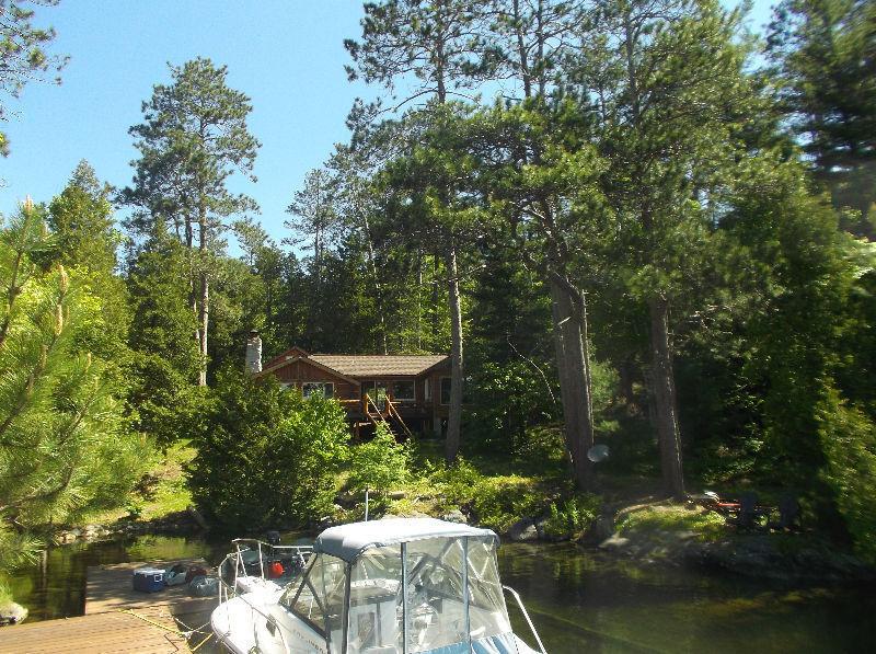 Gorgeous Sunsets, Amazing View, Cabin on Lake Temagami