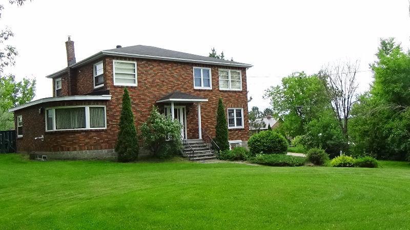 LARGE 2 STOREY, 6 BEDROOM HOME WITH POOL IN BONFIELD