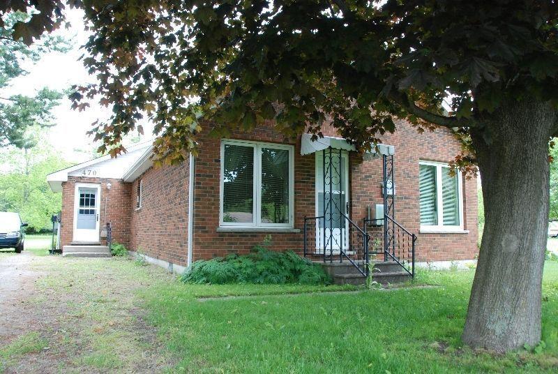 Bungalow on 1/2 Acre Lot in Southampton - The Saugeen Team