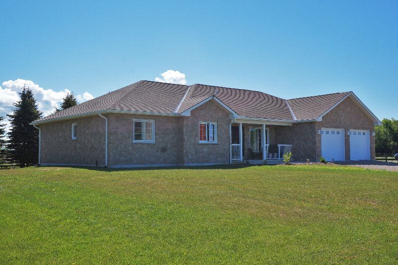 SAUBLE BEACH ~ FANTASTIC COUNTRY PROPERTY