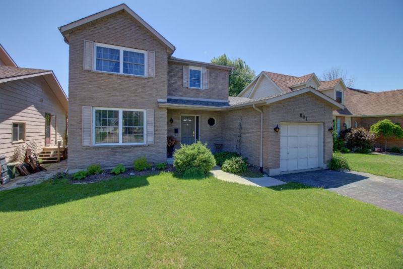 Spacious, Updated, F-A-M-I-L-Y Home in Bayview Heights!