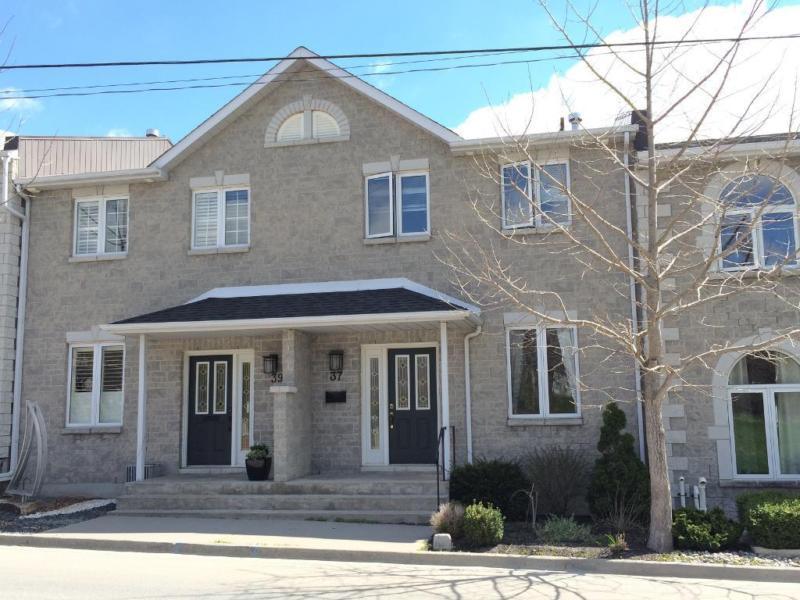 3 BD IN PORTSMOUTH VILLAGE, MINS TO WATER! 37 Mowat Ave