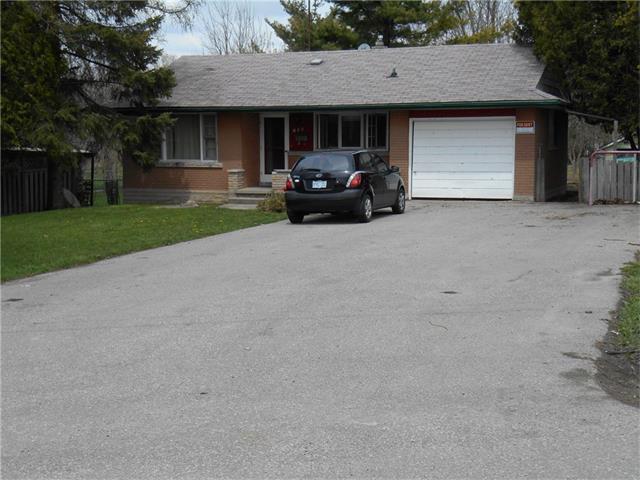 Spacious Bungalow minutes to 401 with large yard Avail. Sept 1
