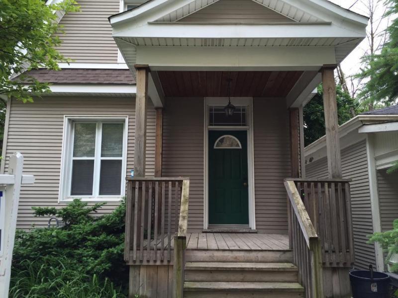 House For Rent College Ave Off Richmond (Close to Western)