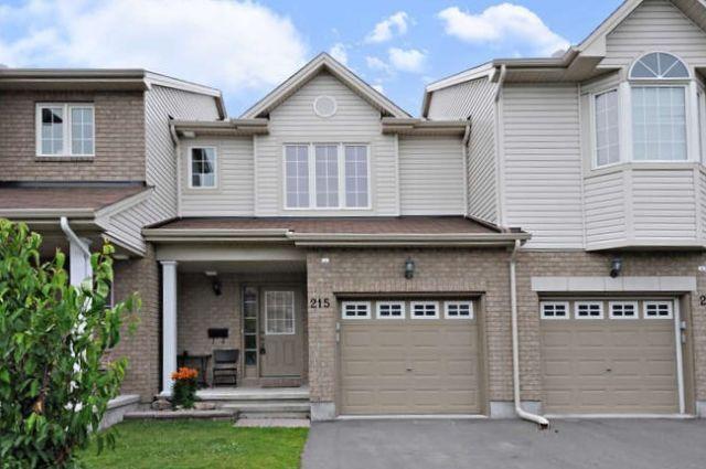 Beautiful newer townhome in Kanata South for rent