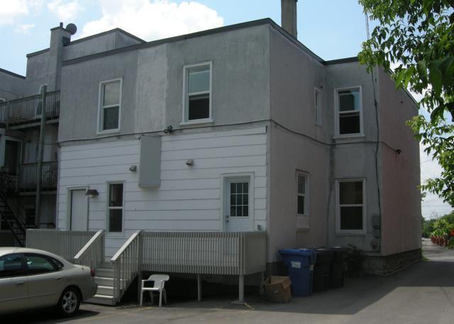 *FREE MONTH* Affordable 4 Bed Townhouse in Centretown!