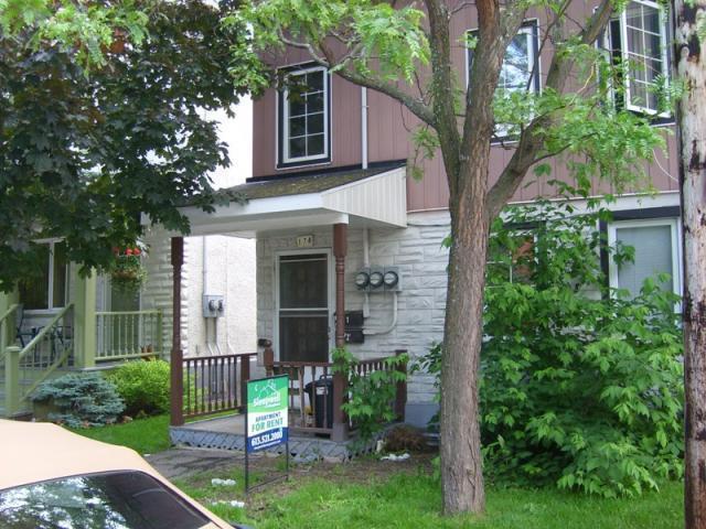 PERFECT FOR STUDENTS! 3 Bed Townhouse Near  U for Aug 1!