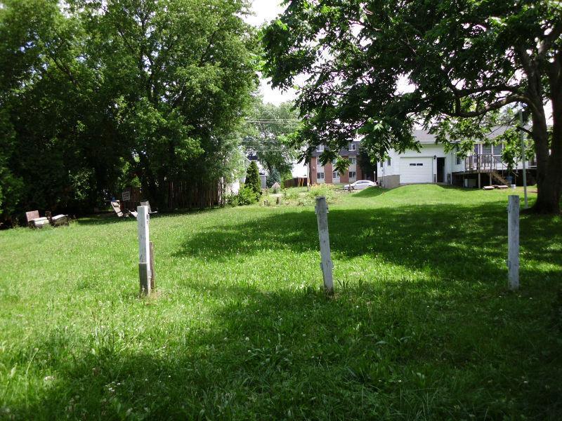 BUILDING LOT IN ! DEVELOPMENT CHARGES WAIVED!