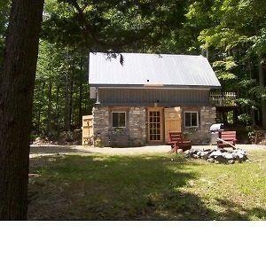 Cabin Rental Rural Lanark/Perth